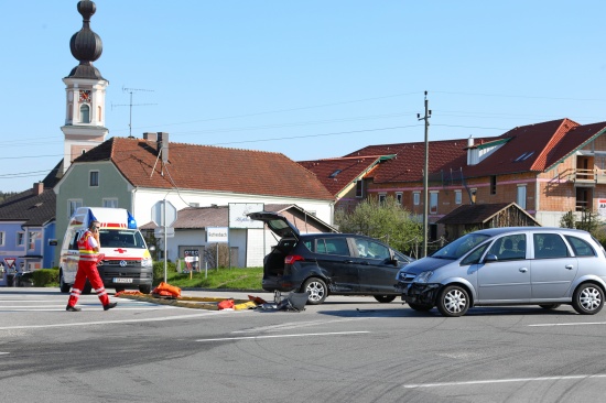 Kreuzungskollision auf Rieder Straße in Rottenbach endet glimpflich