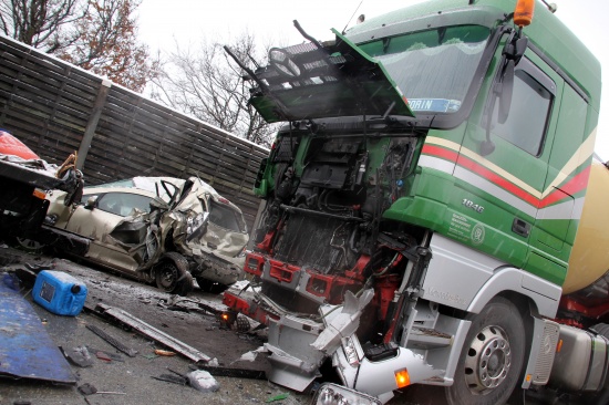 Verkehrsunfall auf Westautobahn bei Ansfelden sorgt für umfangreiche Staus