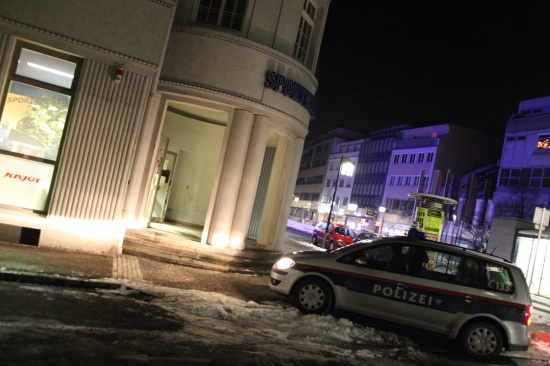 Bewaffneter Raubüberfall auf Wettbüro in Welser Innenstadt