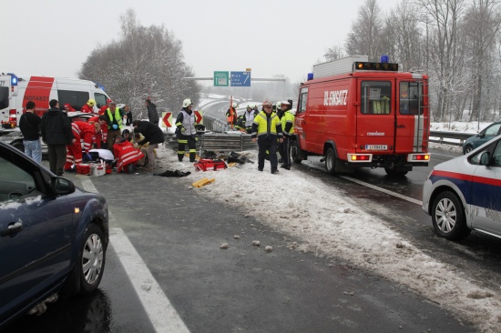 Vier Verletzte bei schwerem Verkehrsunfall auf der Pyhrnautobahn