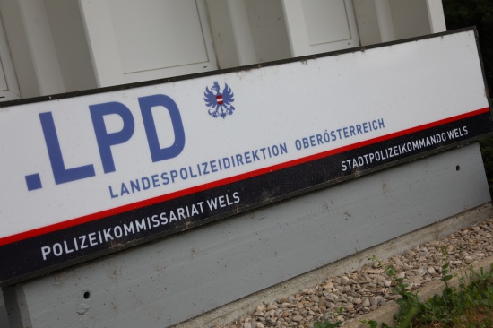 Syrer wollte sich bei Barbershop einkaufen - Mit Messer bedroht und ausgeraubt
