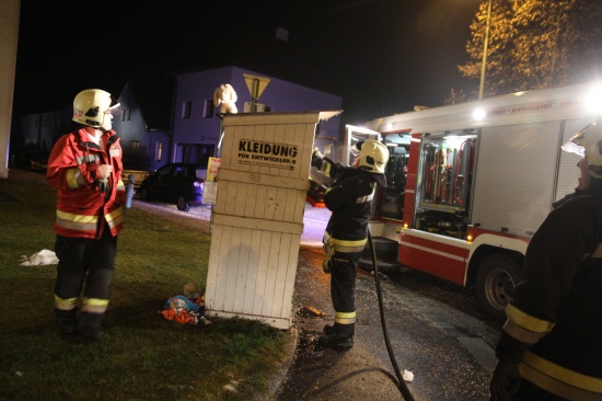 Feuerwehr löschte brennenden Kleidercontainer im Stadtteil Wels-Vogelweide