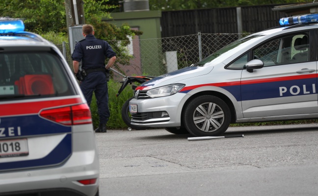 Polizeieinsatz nach Angriff mit Baseballschläger bei heftigem Streit in Wels-Lichtenegg