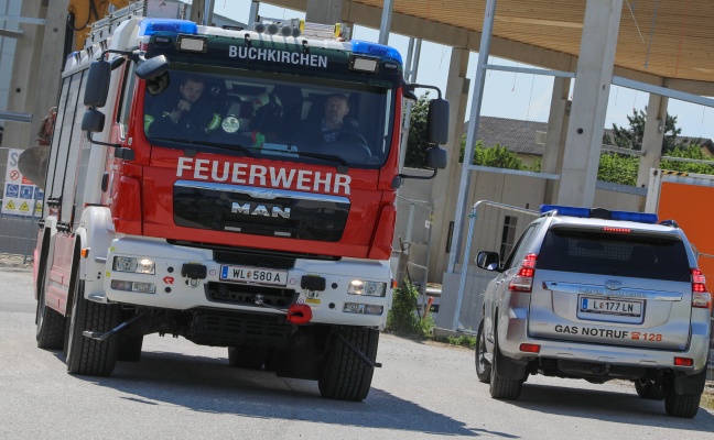 Rasche Entwarnung: Beschädigte Gasleitung in einem Gewerbegebiet in Buchkirchen
