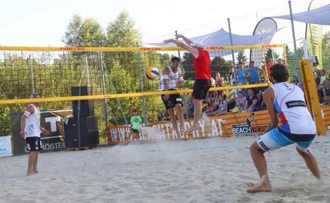 Spannendes Showmatch und unterhaltsame Spiele bei der BeachTrophy in St. Marienkirchen an der Polsenz