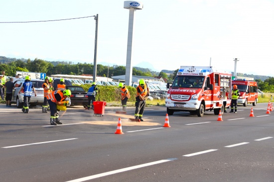 Schwerer Kreuzungscrash auf Wiener Strae in Marchtrenk