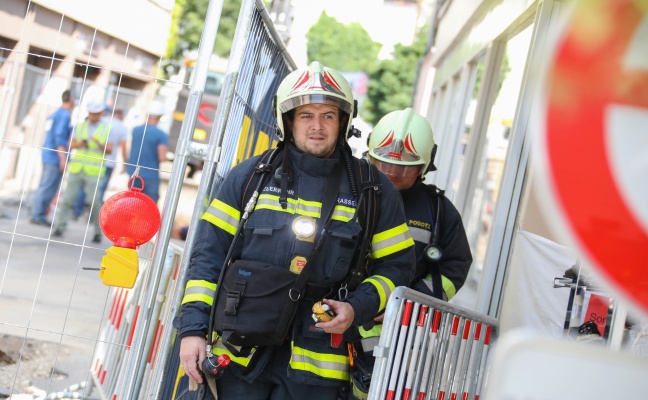 Gasleitung bei Bauarbeiten in Wels-Innenstadt beschädigt