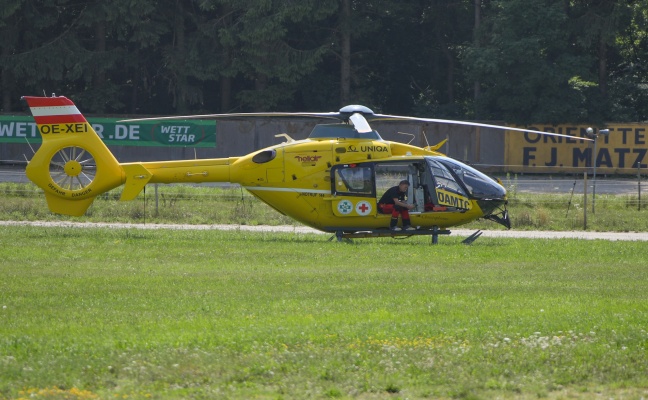Notarzthubschrauber nach internem Notfall in Wels-Innenstadt im Einsatz