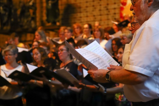 Großes Abschlusskonzert der Chorsingwoche für Kirchenmusik in der Pfarre Wels-St. Josef