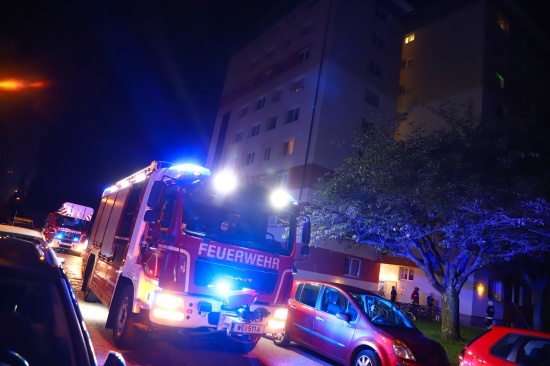 Brandgeruch in einem Hochhaus in Wels-Lichtenegg sorgt fr Einsatz der Feuerwehr