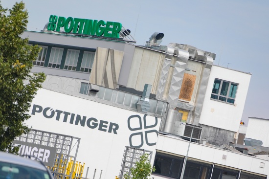 Nchtlicher Brandeinsatz in einem Industriebetrieb in Grieskirchen