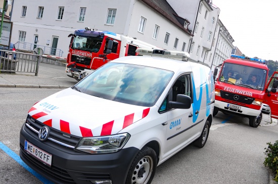 Feuerwehr bei Gasgeruch in einem Betrieb in Wels-Innenstadt im Einsatz