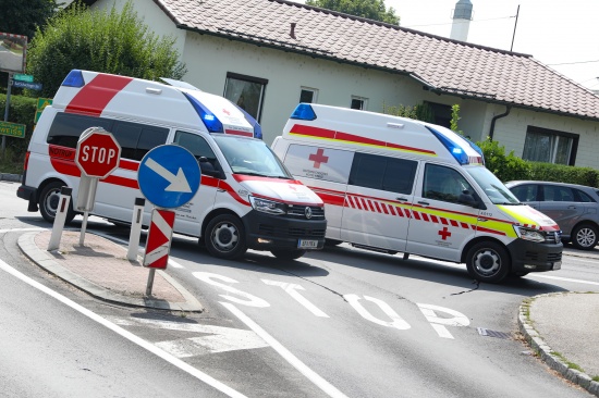 Verkehrsunfall zwischen Auto und Motorrad in Eferding