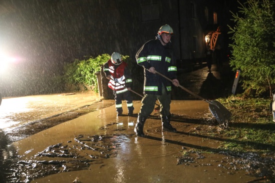 Gewitter mit Starkregen sorgt örtlich für einige Einsätze der Feuerwehren