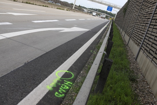 Tödlicher Unfall: Fußgänger auf Westautobahn von LKW erfasst und rund 30 Kilometer mitgeschleift