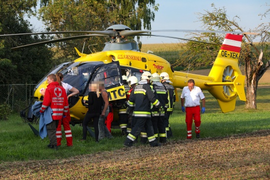 Personenrettung: Einsatzkräfte befreien in Pettenbach eingeklemmte Person aus einem Silo