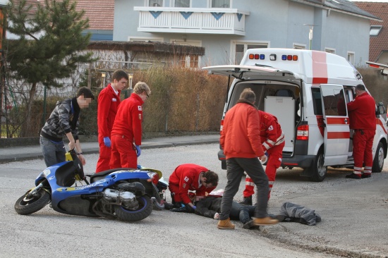 Schwerer Verkehrsunfall mit Moped in Wels-Pernau