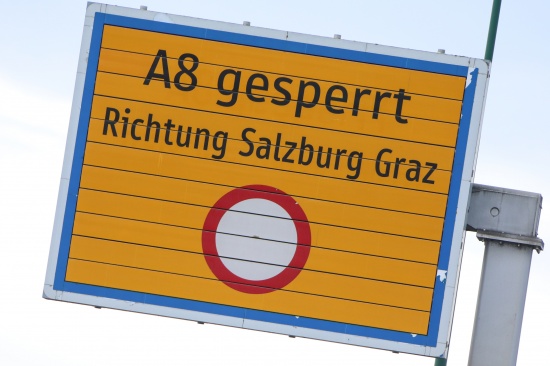 Schwerer LKW-Unfall im Tunnel Noitzmhle auf der Innkreisautobahn