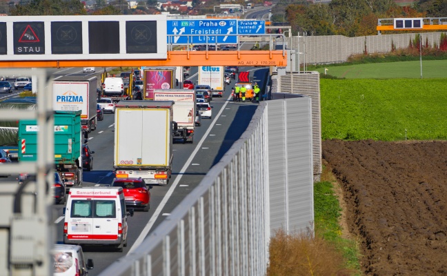 20 Kilometer Stau nach Unfall auf Westautobahn bei Ansfelden