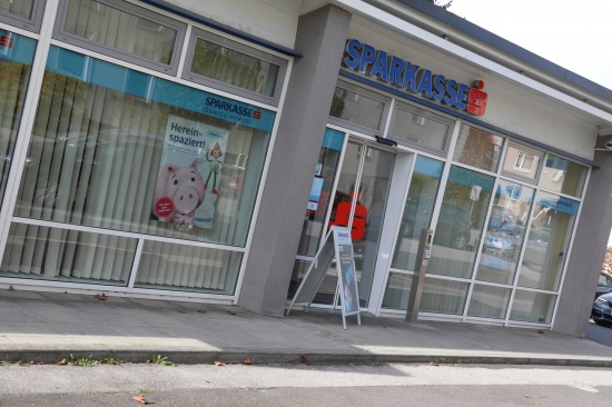 Einbruch in einen Bankomat im Foyer einer Bankfiliale in Linz- Bindermichl-Keferfeld gescheitert