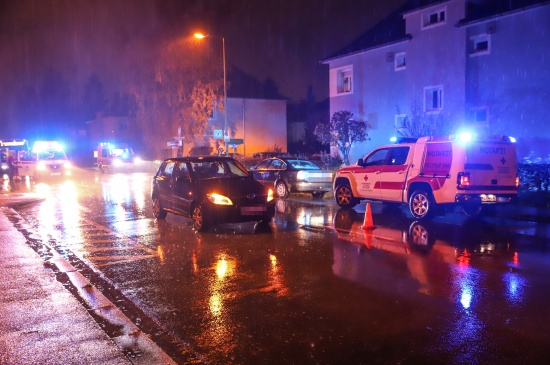Person in Wels-Vogelweide von Auto erfasst und schwer verletzt