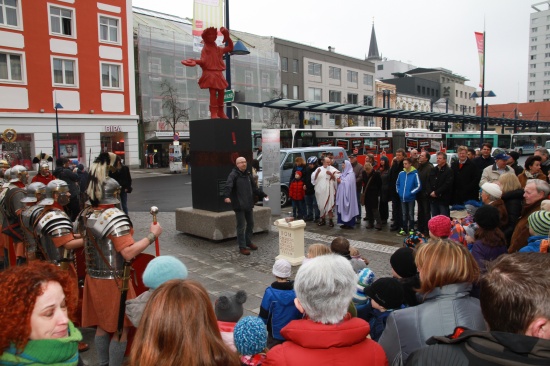 Römerstatue am Welser Kaiser-Josef-Platz eingeweiht