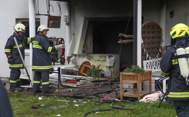 Explosion und Brand einer Wohnung in Steinhaus