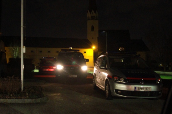 Großaufgebot der Polizei nach Schlägerei in Thalheim bei Wels im Einsatz