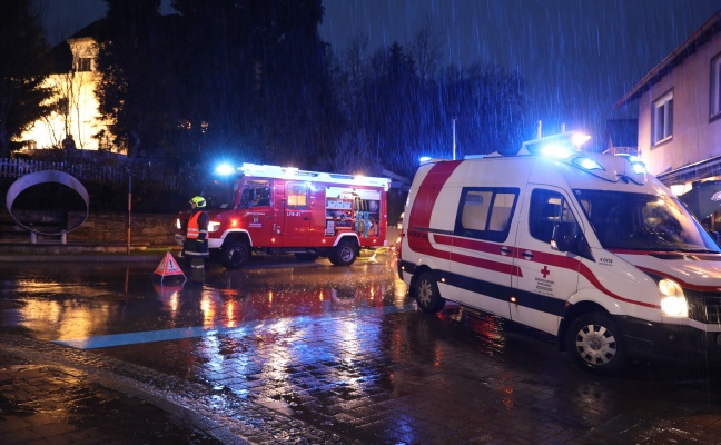 Nach Einbruch: Drei Feuerwehren bei Zimmerbrand in Gallspach im Einsatz
