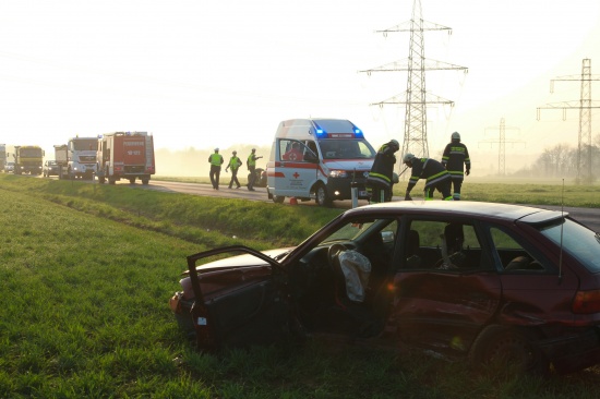 Verkehrsunfall mit zwei Verletzten in Edt bei Lambach sorgte für Verkehrsbehinderungen