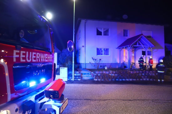 Brand eines Dunstabzuges in der Kche eines Hauses in Wels-Schafwiesen fordert zwei Verletzte