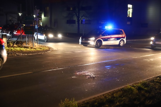 Tdlicher Verkehrsunfall: Fugngerin (85) in Ansfelden von Fahrzeug erfasst und tdlich verletzt