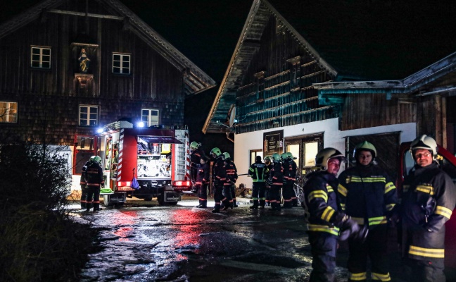 Brand einer Zwischendecke eines Werkstättengebäudes in Riedau rasch gelöscht
