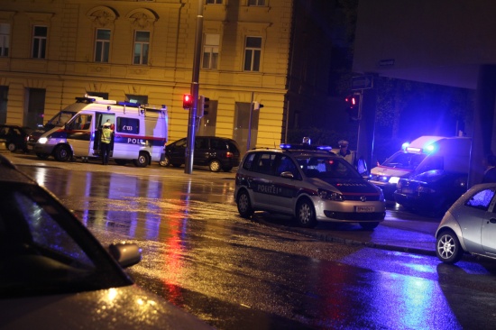 Mopedlenkerin bei Verkehrsunfall in der Welser Innenstadt erheblich verletzt