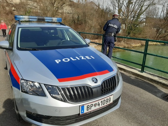 Ermittlungen: Tote Pythonschlangen bei Sierning in der Steyr entsorgt