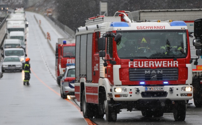 Verkehrsunfall im Baustellenbereich der Scharnsteiner Straße in Gschwandt