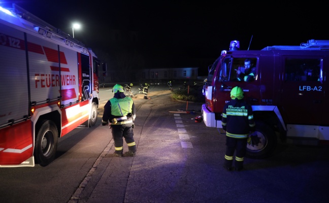 Umfangreicher Einsatz der Feuerwehr wegen intensiver Dieselspur auf Voralpenstraße in Kremsmünster