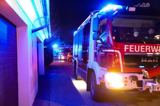 Feuerwehreinsatz: Nchtliche Suche nach gemeldetem Feuerschein in Wels-Pernau