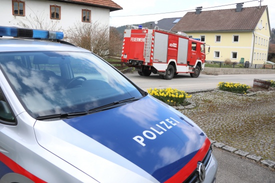 Vier Feuerwehren bei Garagenbrand in Ottnang am Hausruck im Einsatz