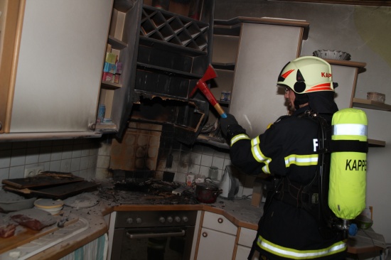 Feuerwehreinsatz bei Fettbrand in der Küche eines Marchtrenker Einfamilienhauses