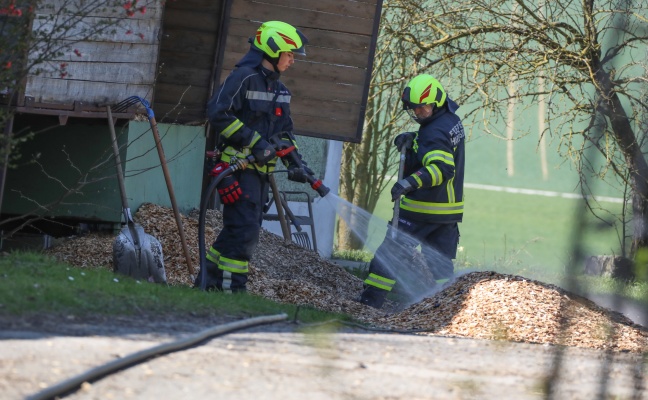 Brand im Hackschnitzellager eines landwirtschaftlichen Gebäudes in Hargelsberg