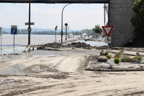 Aschach an der Donau wird nun schnellstmöglich vom Schlamm befreit