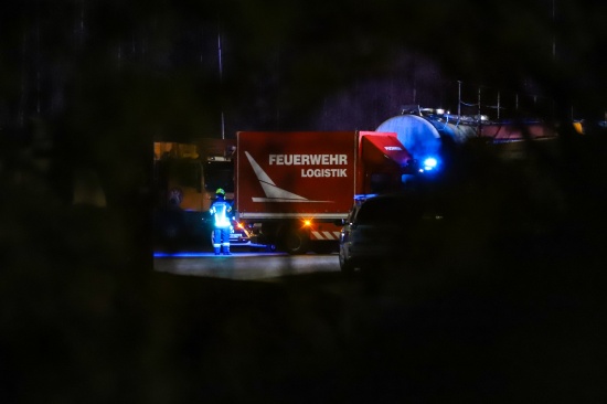 Brand bei Entsorgungsunternehmen in Pinsdorf führt zu Einsatz von vier Feuerwehren