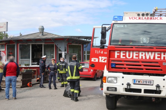 Brand in einer Pizzeria in Vöcklabruck sorgt für Einsatz der Feuerwehr