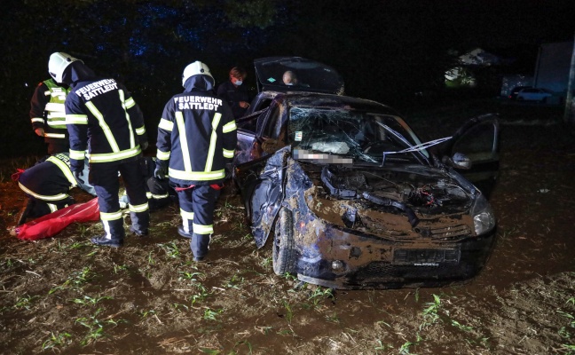 berschlag mit Auto bei Verkehrsunfall auf Pyhrnpass Strae in Sattledt endet glimpflich