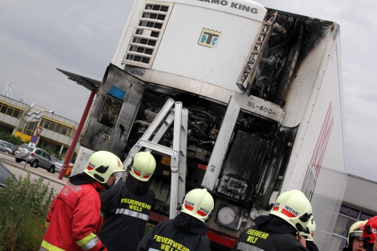 Kühlaggregat eines Sattelaufliegers in Wels in Brand geraten