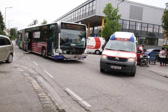 Fünf Verletzte bei Verkehrsunfall mit Linienbus in Wels-Neustadt
