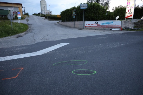 Radfahrer (47) bei Unfall in Buchkirchen schwer verletzt - Smartwatch fhrte zu Angehriger
