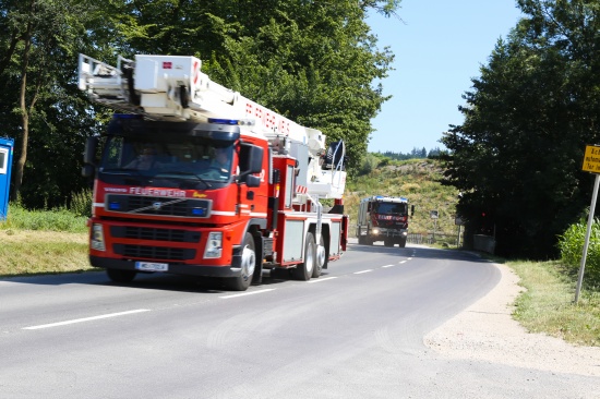 Feuerwehr bei Brand im Recyclingpark in Wels-Pernau im Einsatz