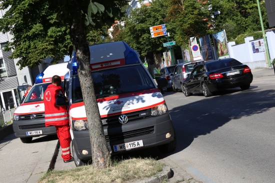 Vier Verletzte bei Verkehrsunfall mit drei Fahrzeugen in der Welser Innenstadt